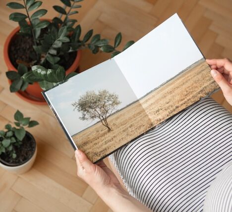 Przewodnik po modzie sustainable – jak wybierać ekologiczne ubrania?